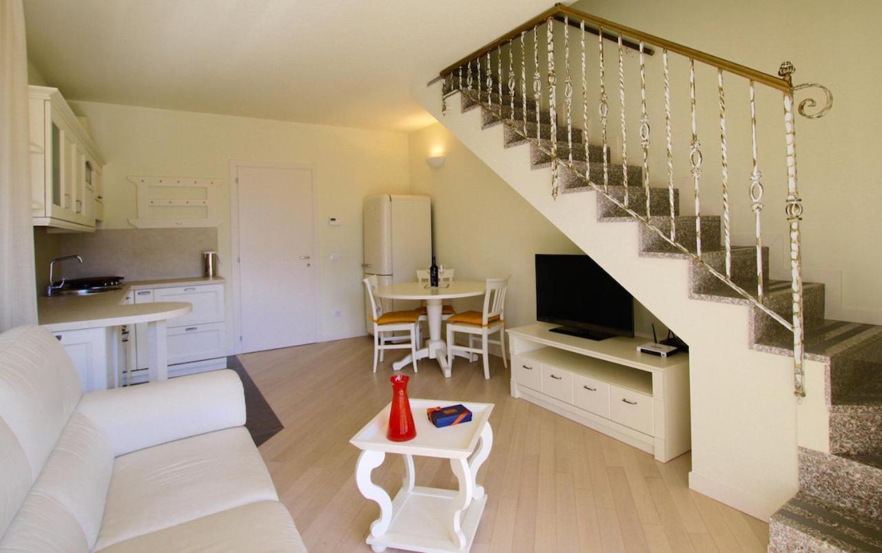 New Moon Apartment Tremezzo Luaran gambar