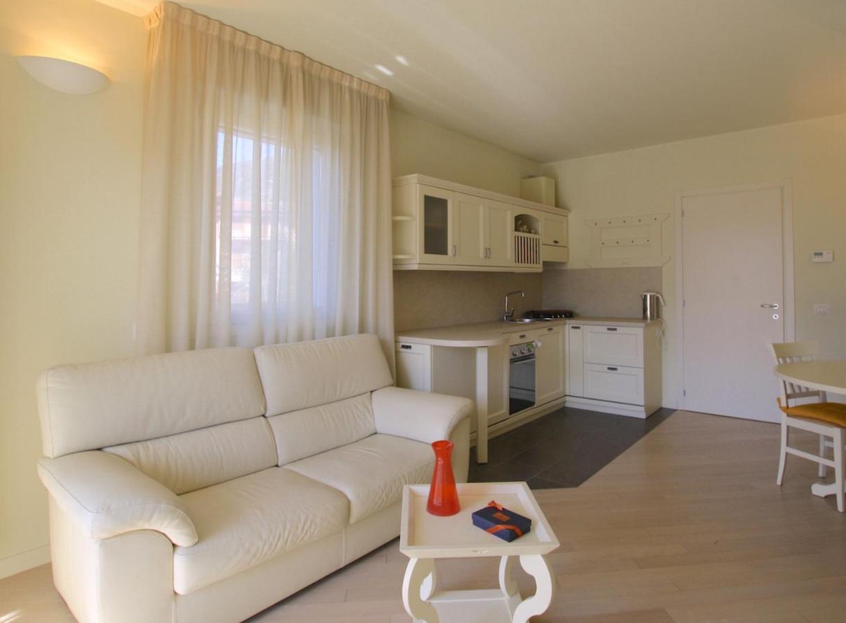 New Moon Apartment Tremezzo Luaran gambar