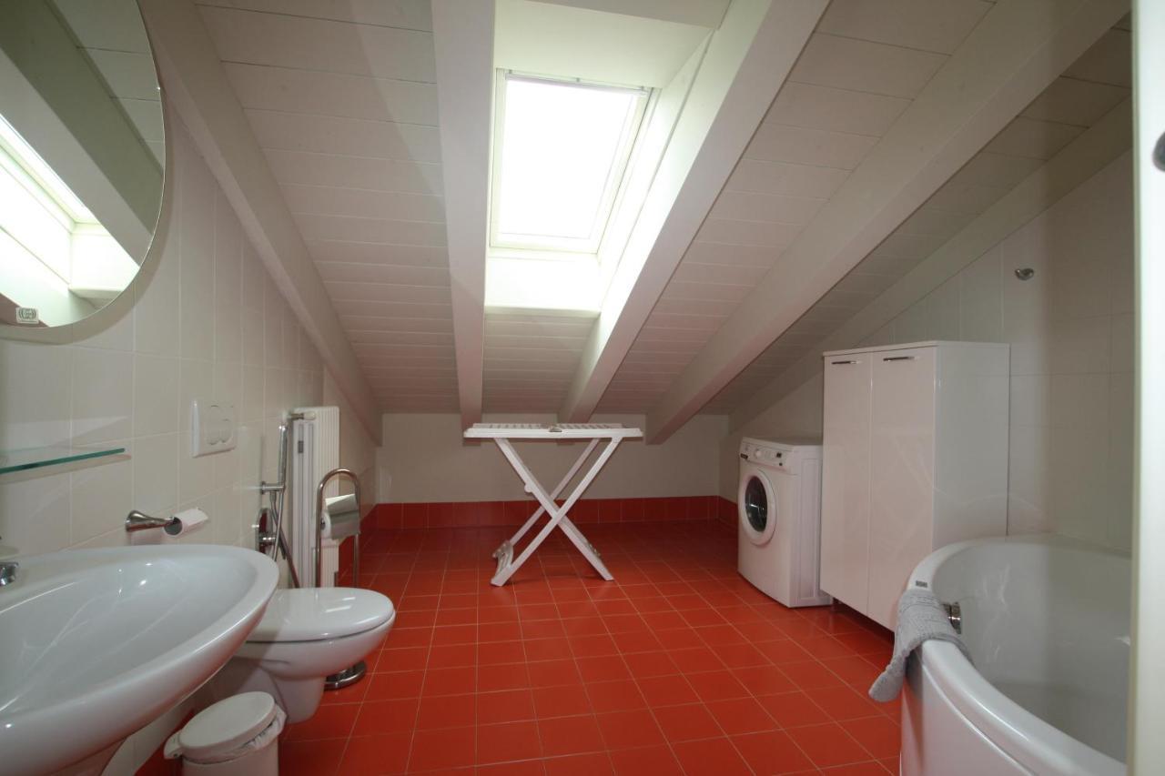 New Moon Apartment Tremezzo Luaran gambar