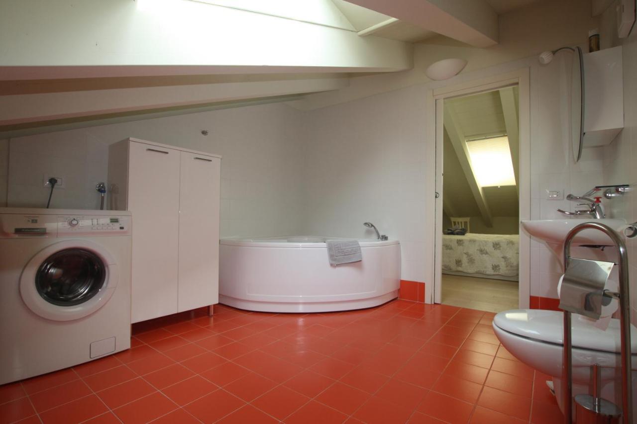 New Moon Apartment Tremezzo Luaran gambar